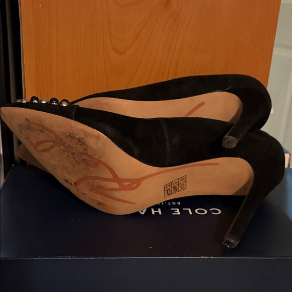 Karl Lagerfeld Pointed-Toe Embellished Pumps - Picture 4 of 6